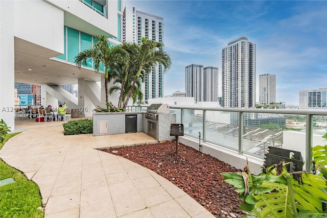 888 Biscayne Blvd 1601, Miami, FL 33132
