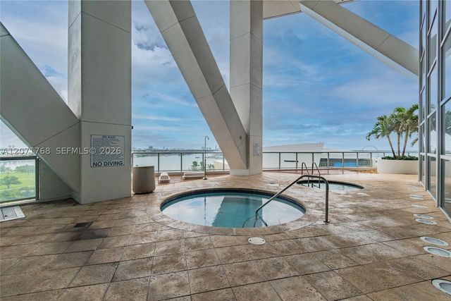 888 Biscayne Blvd 1601, Miami, FL 33132