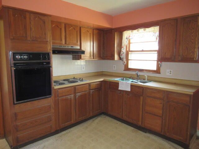 435 McGuire Avenue, Beattyville, KY 41311