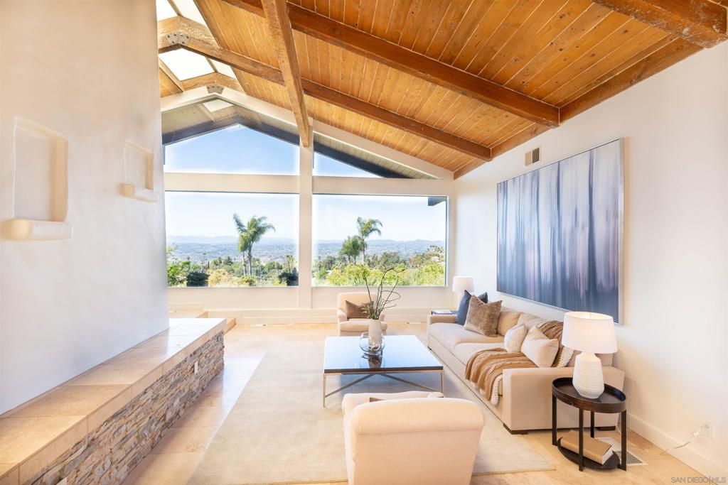 Image 10 of property listing at 30410 Calle La Reina, Bonsall, CA 92003