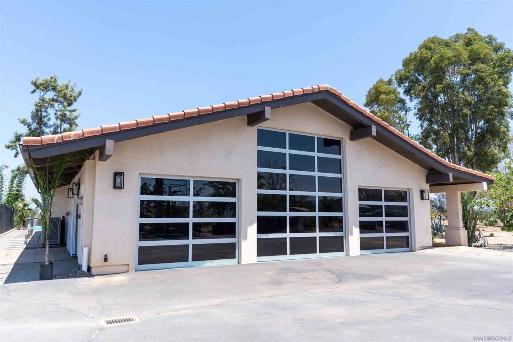 Image 25 of property listing at 30410 Calle La Reina, Bonsall, CA 92003