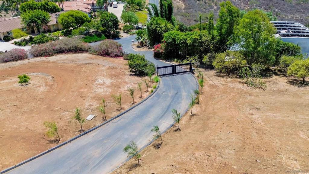 Image 33 of property listing at 30410 Calle La Reina, Bonsall, CA 92003