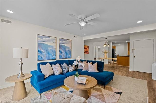 1518 Benjamin Parkway C, Greensboro, NC 27408