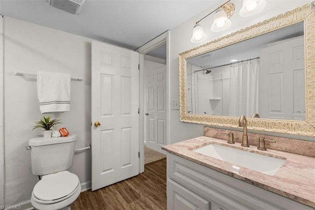 1518 Benjamin Parkway C, Greensboro, NC 27408