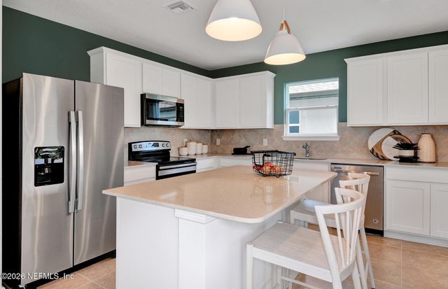 7064 SANDPERCH Street, Jacksonville, FL 32244