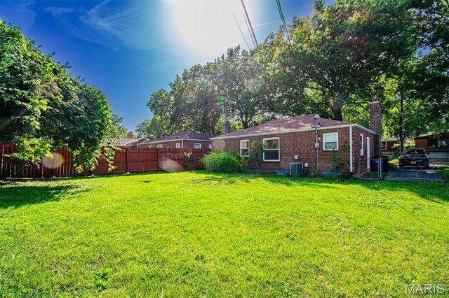 1036 GROBY Road, University City, MO 63130