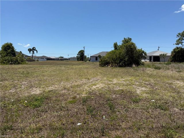 2532 Santa Barbara BLVD N, Cape Coral, FL 33993