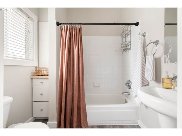 5817 N DEPAUW St, Portland, OR 97203