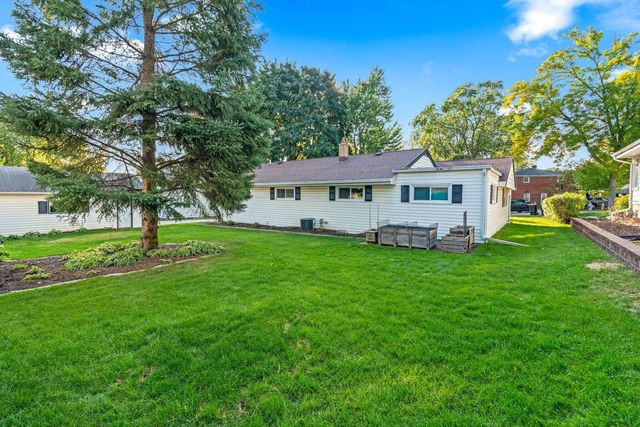 242 N 116th STREET, Wauwatosa, WI 53226
