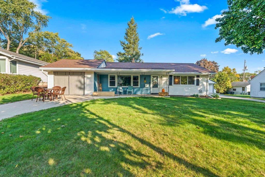 242 N 116th STREET, Wauwatosa, WI 53226