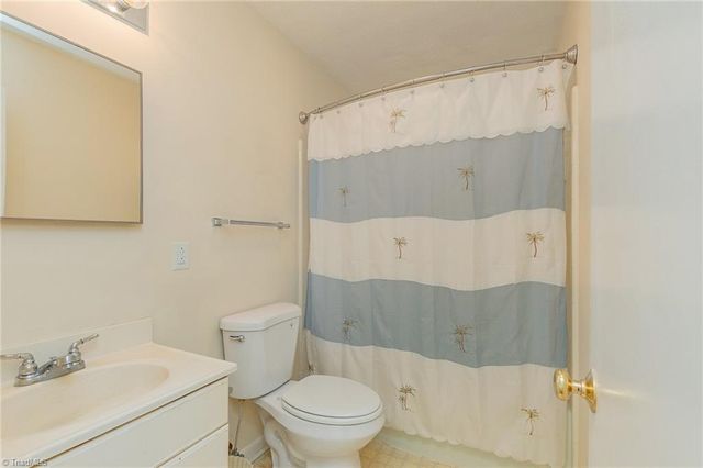 5946 Drake Road, Greensboro, NC 27406