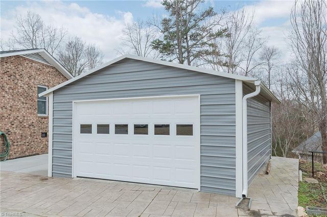 5946 Drake Road, Greensboro, NC 27406