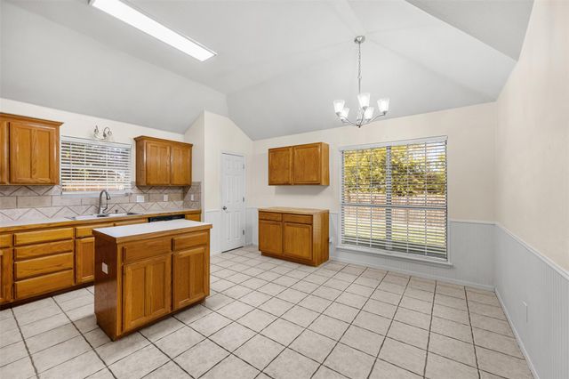 2408 Indian Camp TRL, Copperas Cove, TX 76522