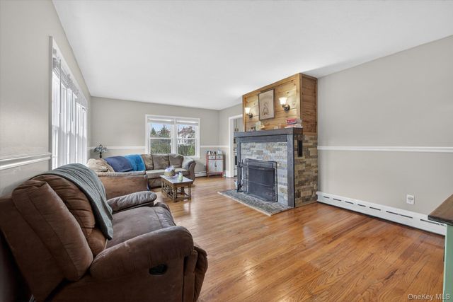 8 Francis Street, Newburgh, NY 12550