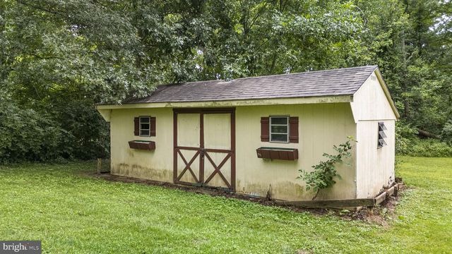 54 W LOCUST ST, Oxford, PA 19363