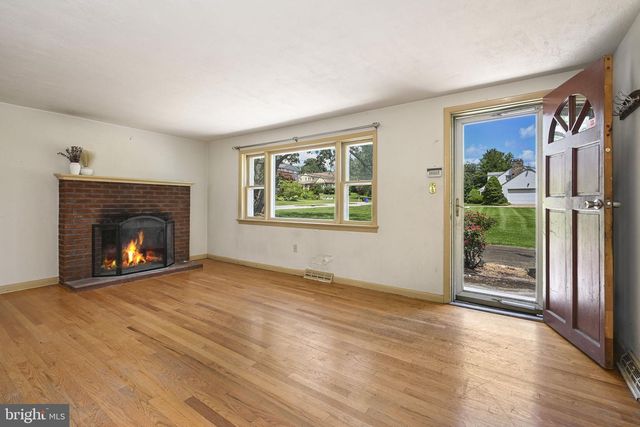 54 W LOCUST ST, Oxford, PA 19363