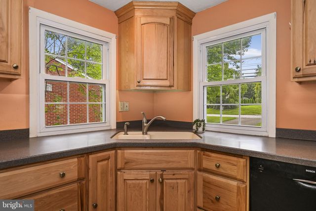 54 W LOCUST ST, Oxford, PA 19363