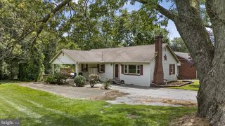 54 W LOCUST ST, Oxford, PA 19363