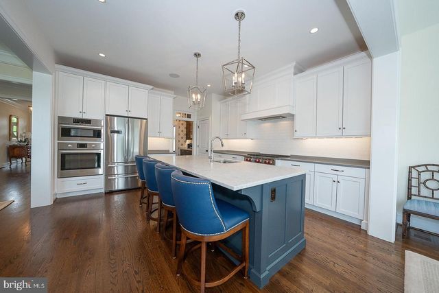 153 CHAPEL HILL CIR, Paoli, PA 19301