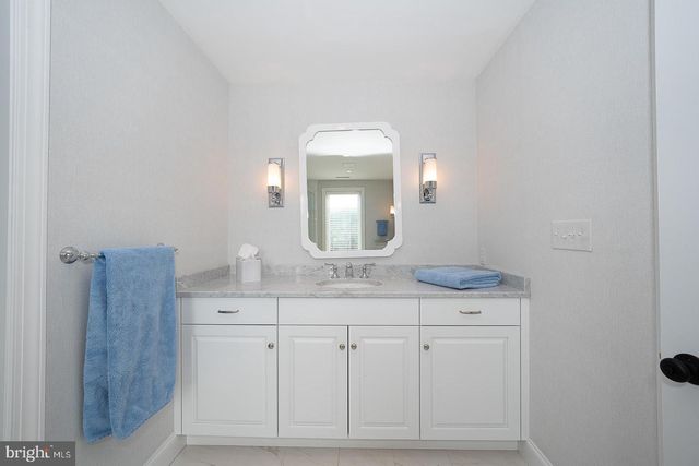 153 CHAPEL HILL CIR, Paoli, PA 19301