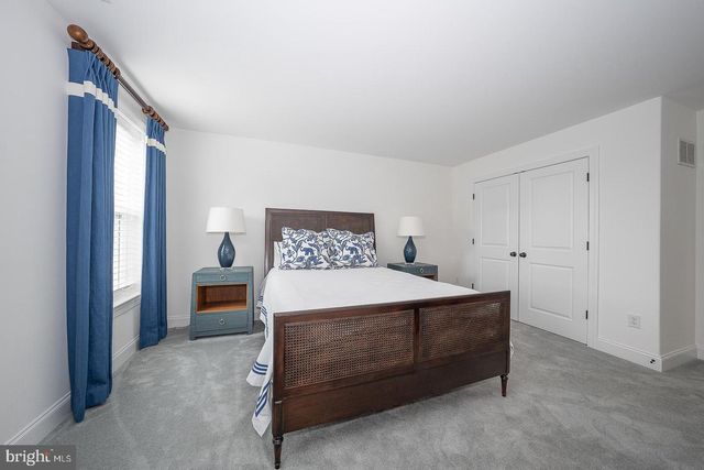 153 CHAPEL HILL CIR, Paoli, PA 19301