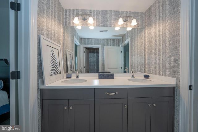 153 CHAPEL HILL CIR, Paoli, PA 19301