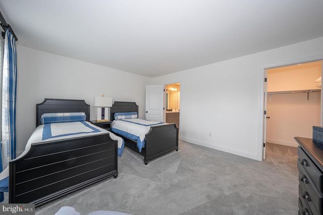 153 CHAPEL HILL CIR, Paoli, PA 19301