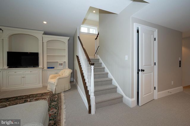 153 CHAPEL HILL CIR, Paoli, PA 19301