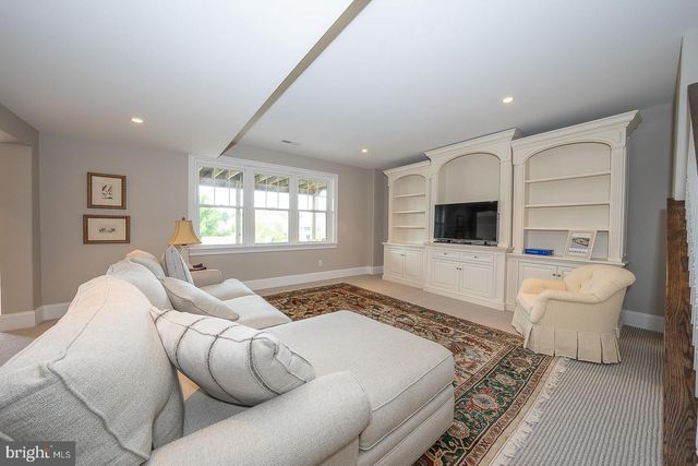 153 CHAPEL HILL CIR, Paoli, PA 19301