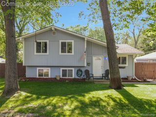 9664 Listeria Street, Commerce Charter Township, MI 48382