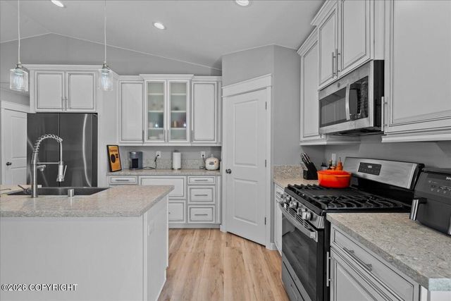 975 E Burlwood Drive, Wasilla, AK 99654