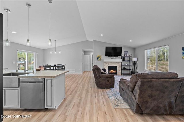 975 E Burlwood Drive, Wasilla, AK 99654