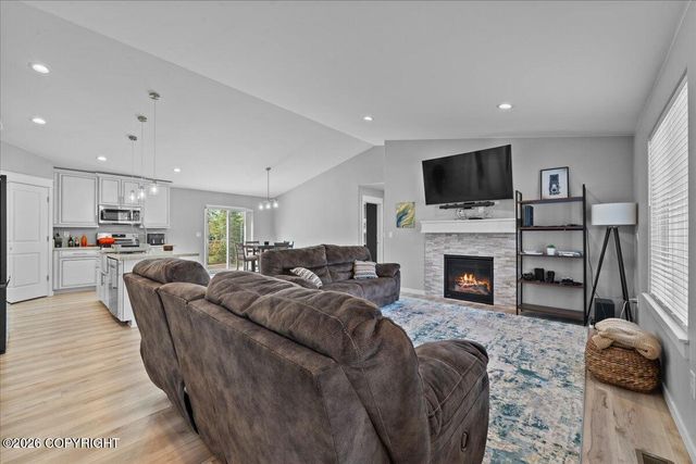 975 E Burlwood Drive, Wasilla, AK 99654
