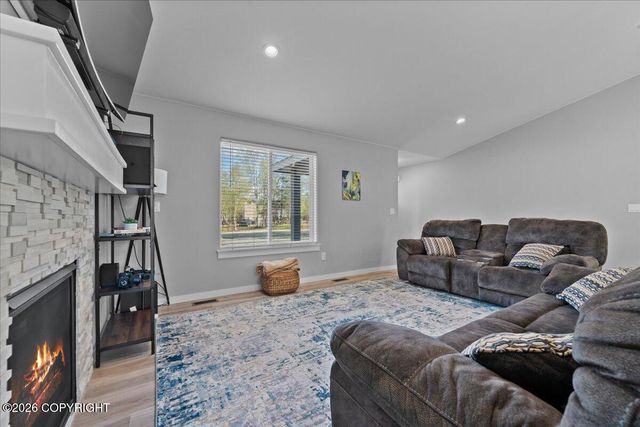 975 E Burlwood Drive, Wasilla, AK 99654