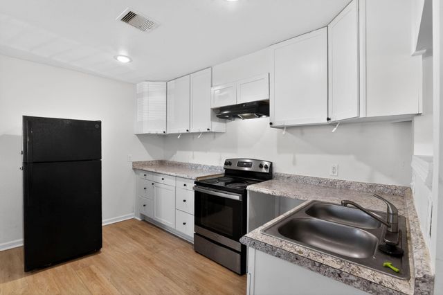 1548 W 5th Street, Port Arthur, TX 77640