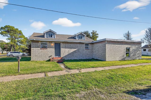 1548 W 5th Street, Port Arthur, TX 77640
