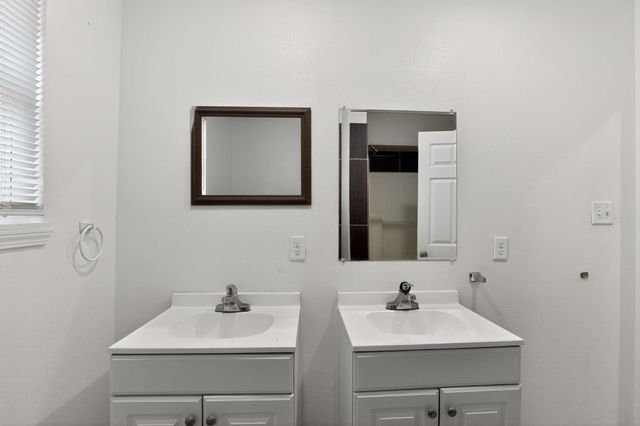 1548 W 5th Street, Port Arthur, TX 77640