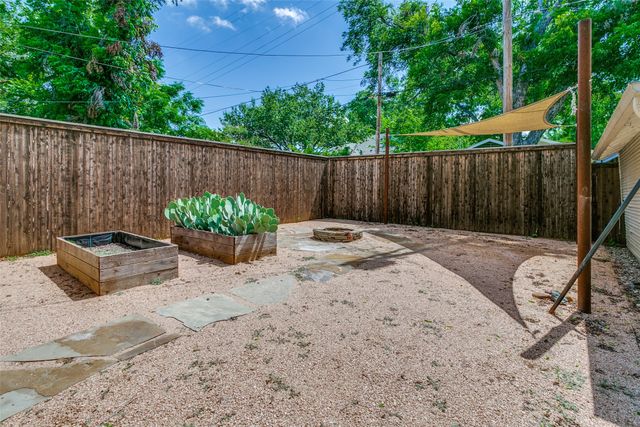 1821 College Avenue, Fort Worth, TX 76110