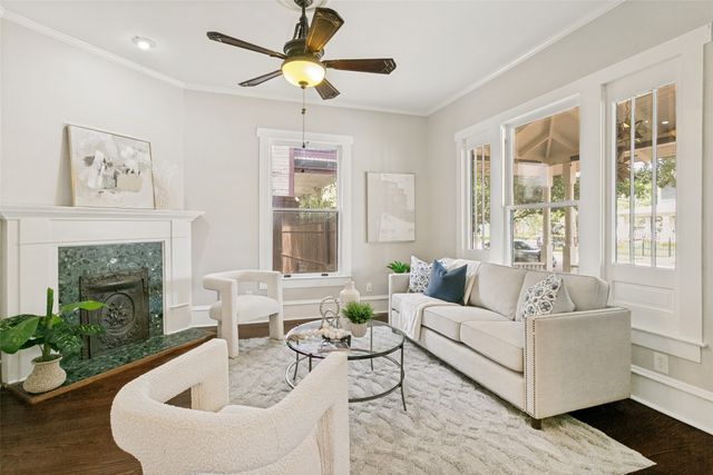 1821 College Avenue, Fort Worth, TX 76110