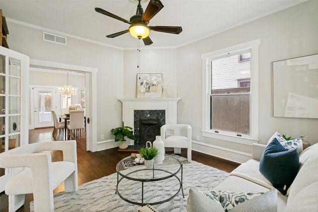 1821 College Avenue, Fort Worth, TX 76110