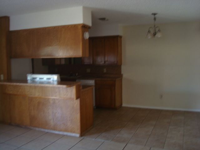 613 RENFRO Street E, Burleson, TX 76028