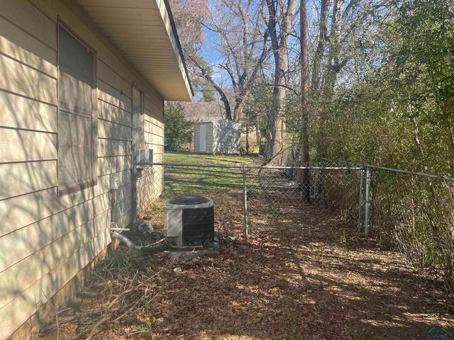 310 Fannin, Lone Star, TX 75668