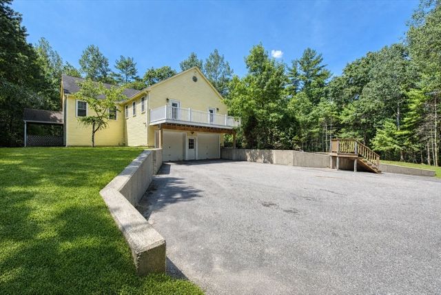 6 Daniel Dr, Middleboro, MA 02346