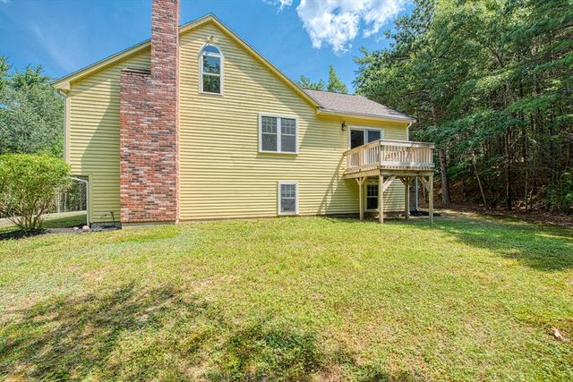 6 Daniel Dr, Middleboro, MA 02346