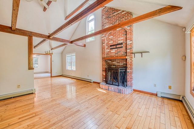 6 Daniel Dr, Middleboro, MA 02346