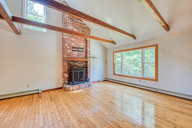 6 Daniel Dr, Middleboro, MA 02346
