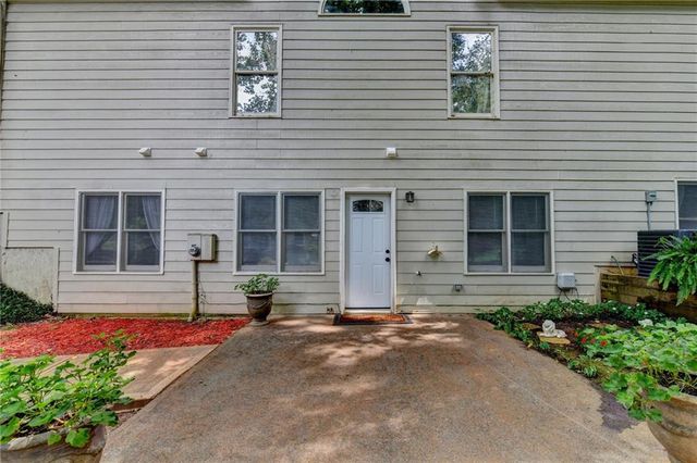 3260 Wood Springs Trace, Lilburn, GA 30047