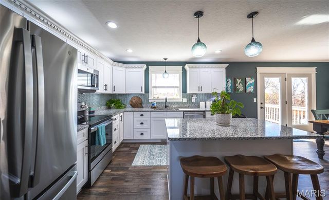 136 La Vista Drive, Waynesville, MO 65583