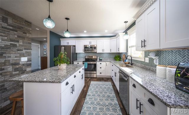 136 La Vista Drive, Waynesville, MO 65583