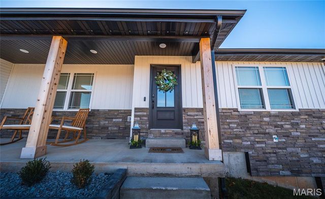 136 La Vista Drive, Waynesville, MO 65583